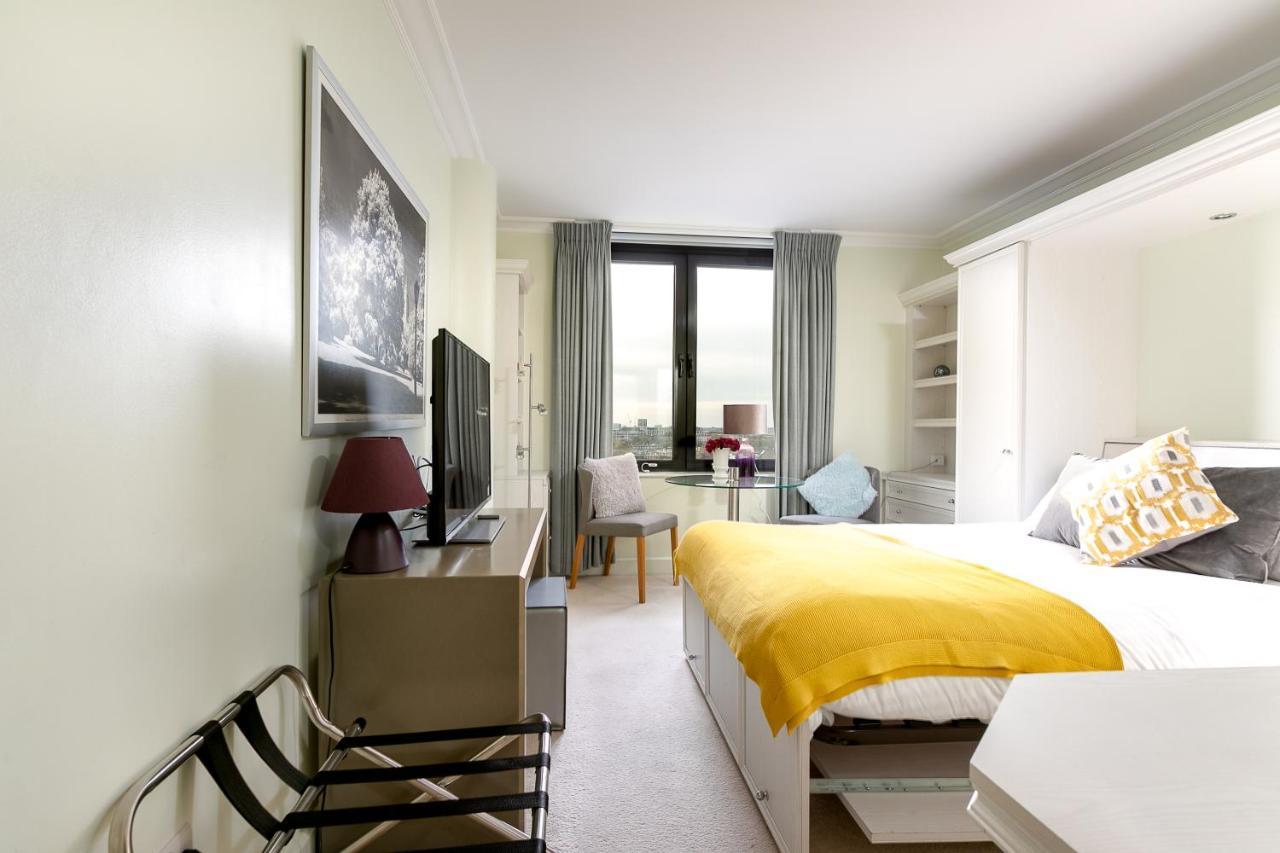 Point West Apartments London Exteriör bild